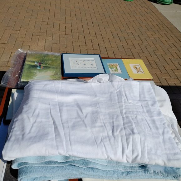 TWIN WHITE BED RUFFLE - Picture 2 of 2